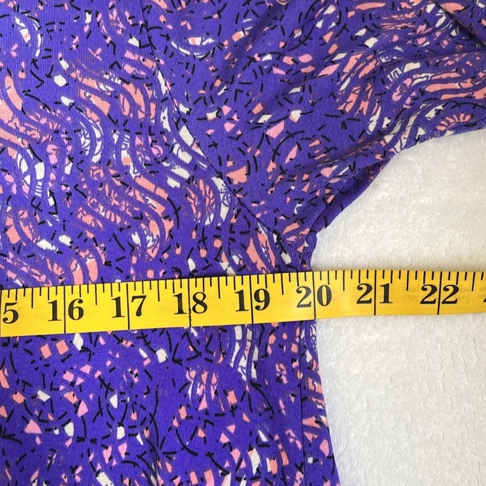LuLaRoe Women’s Short Sleeve “Perfect T” Size Medium - Picture 5 of 6